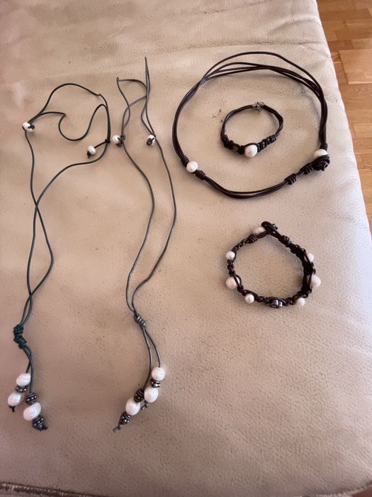 Colares e pulseiras Stone couro e pérolas ou pedras