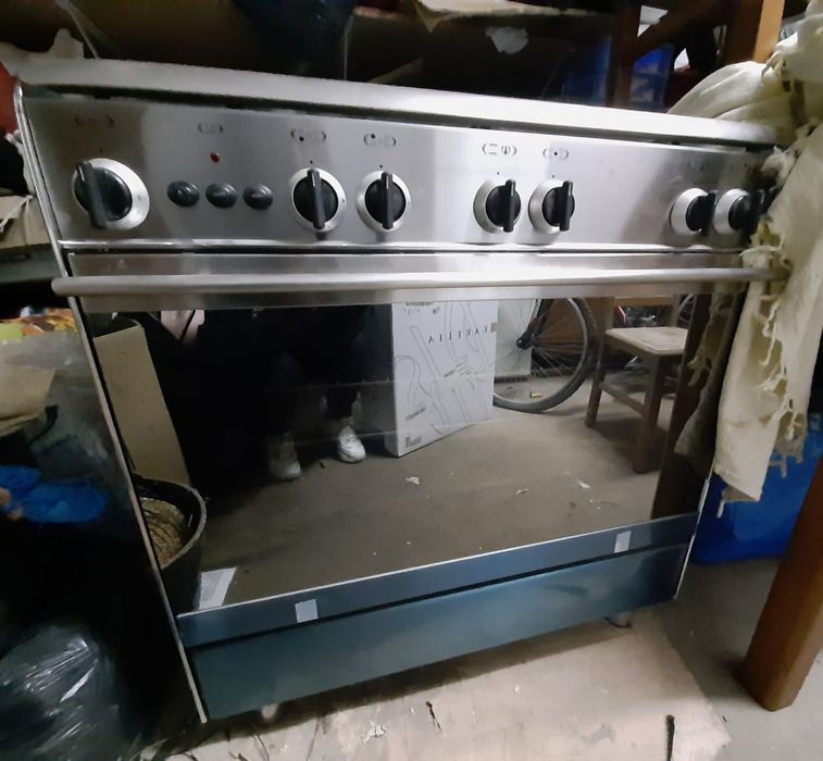 Fogão grande TECNOGAS  com plástico   NOVO A ESTREAR  81 c