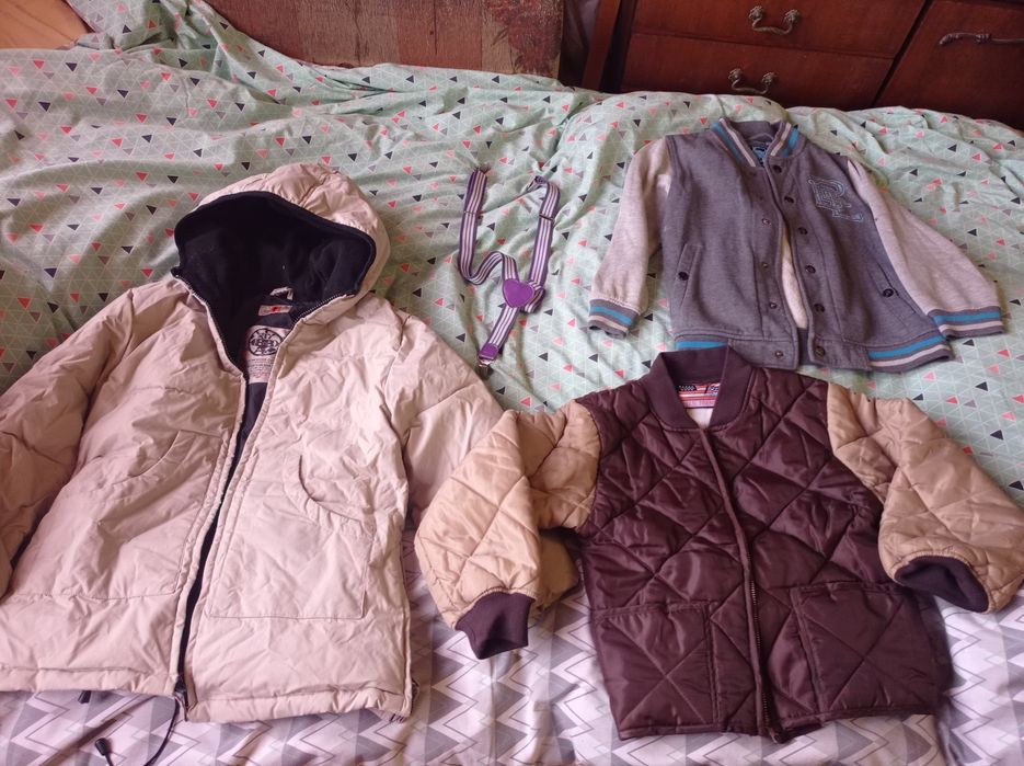 Срочно куртки на мальчика.