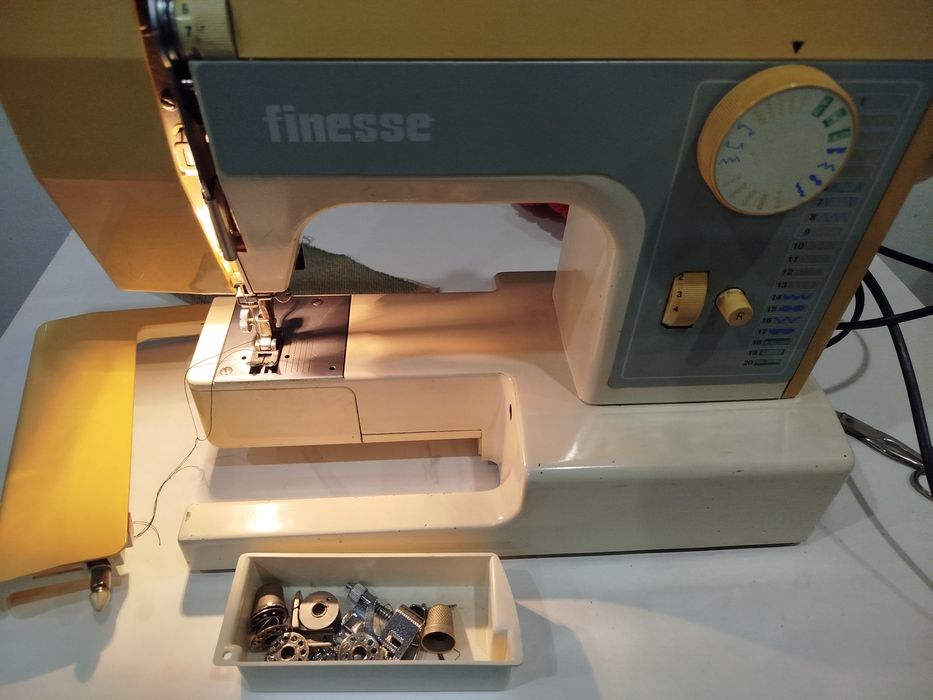 Máquina de costura finesse