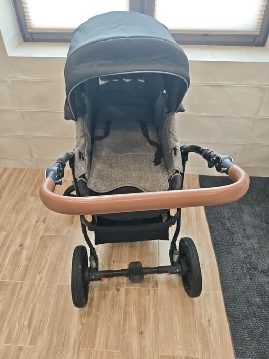 Riko Basic zestaw wózek gondola i spacerówka