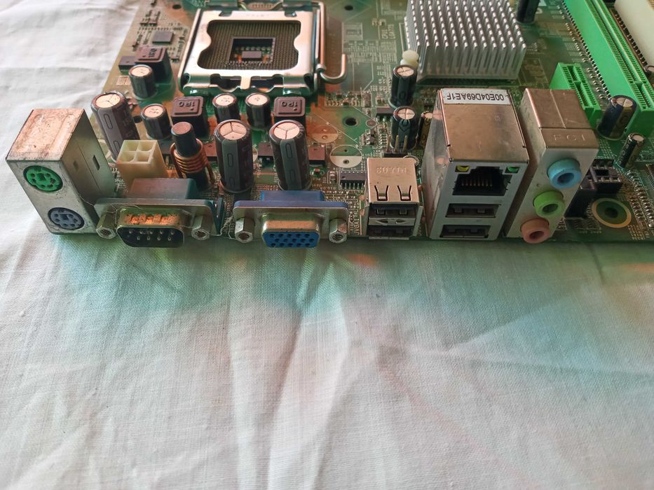 Продам материнские платы 100 грн 1 шт некоторые частично или рабочие