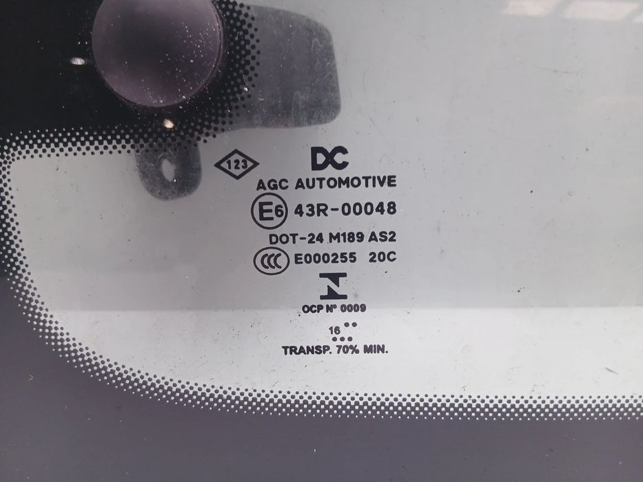 Vidro porta trás direito RENAULT Twingo III (BCM_)