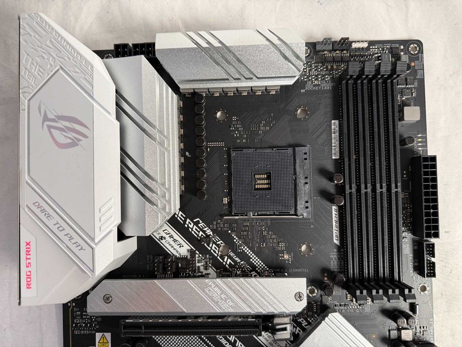 Płyta główna ATX ASUS ROG STRIX B550-A Gaming AM4