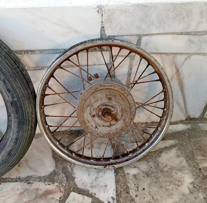 Roda Jawa 16" + Pneu Clássico Mabor General 3.25-16