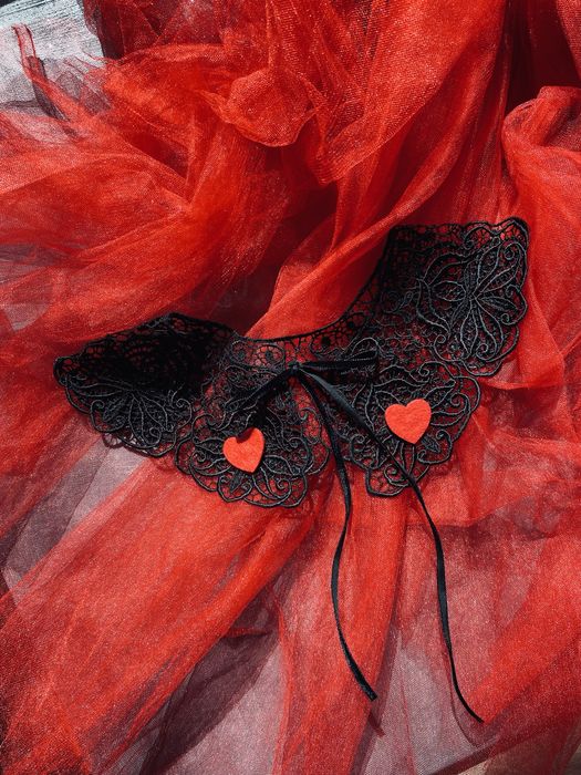 Koronkowy kołnierzyk SERCE