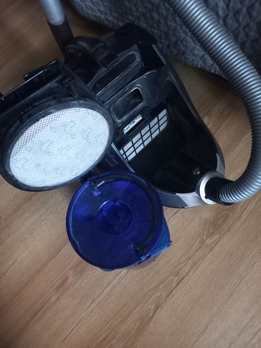 Odkurzacz bezworkowy przewodowy Tefal