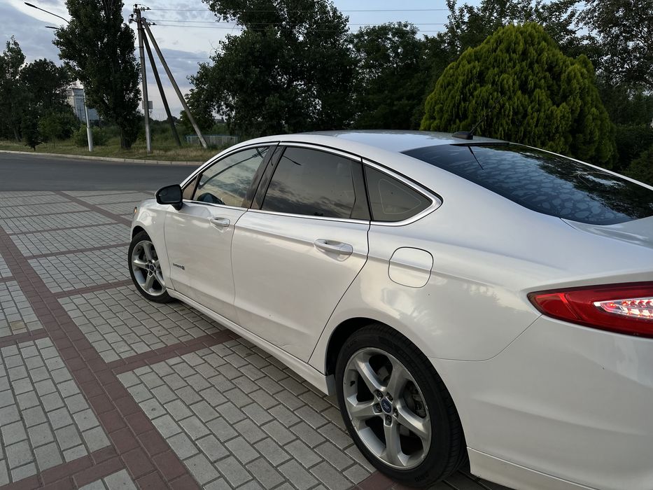 Ford Fusion HYBRID