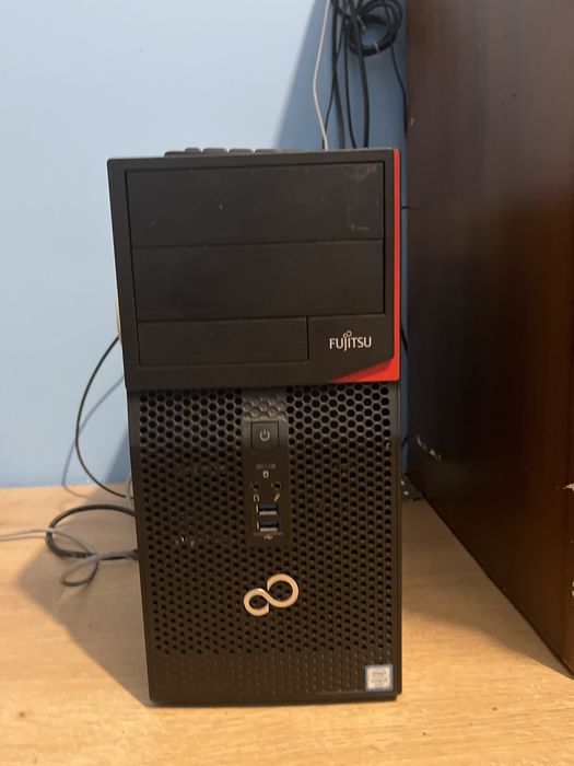 Компʼютер Fujitsu