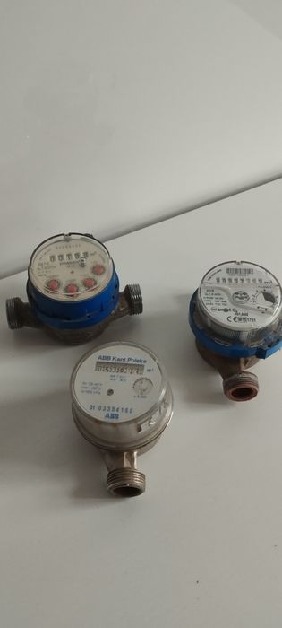 Wodomierze trzy sztuki 1/2
