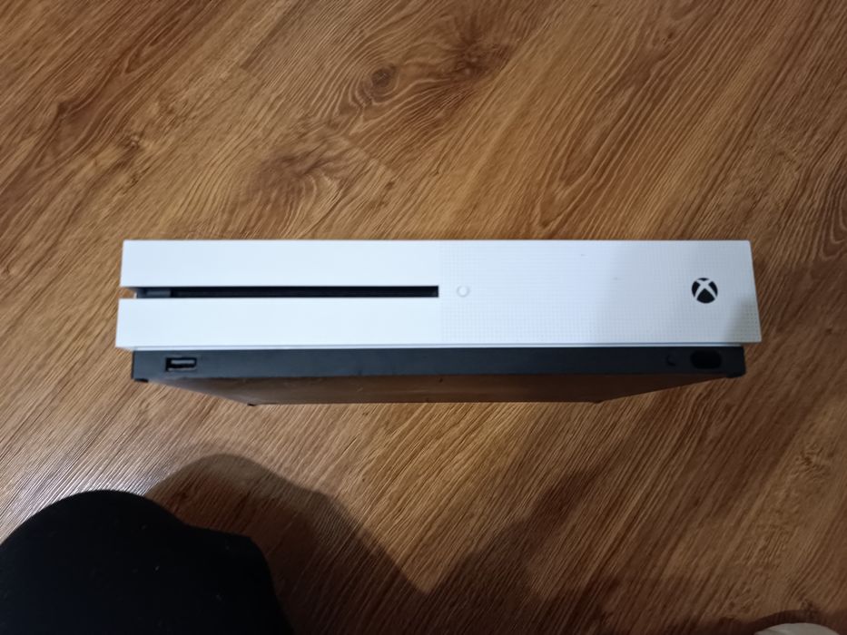 Продам Xbox one s