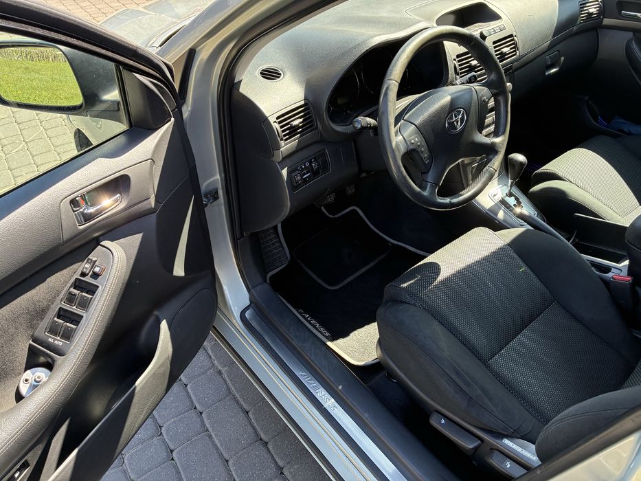Toyota avensis 1.8 LPG Automat
