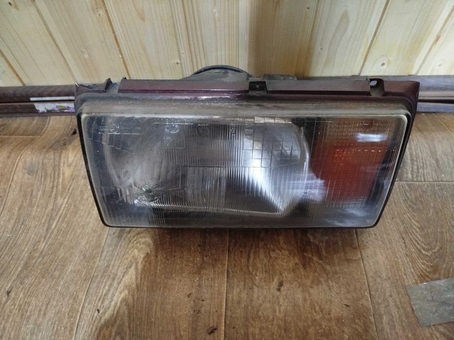 Фара права ВАЗ 2104