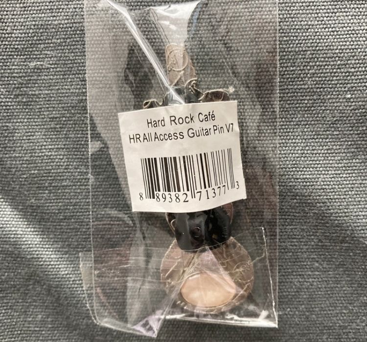 Saco e pin oficiais Hard Rock Cafe All Access