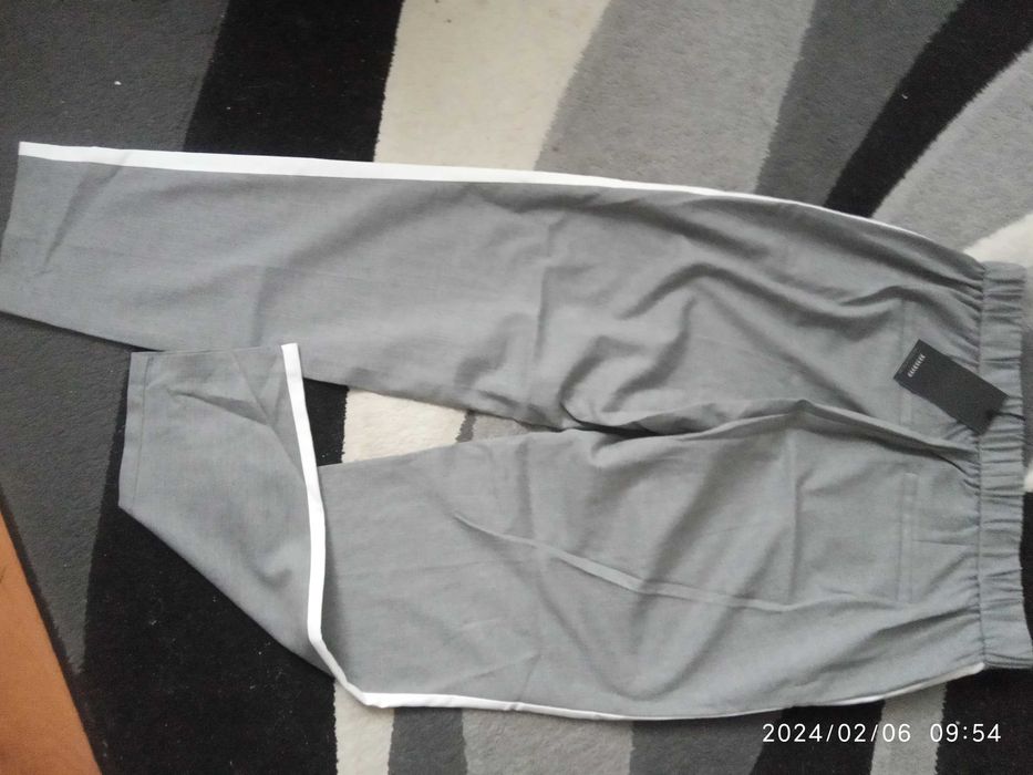 nowe spodnie Reserved rozm.42