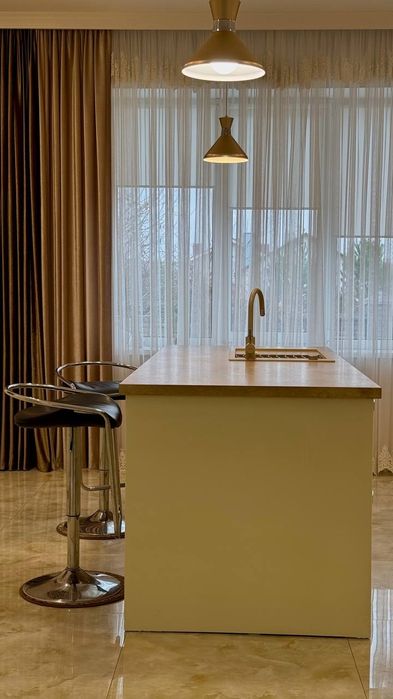 Продаж БУДИНКУ, Щасливе