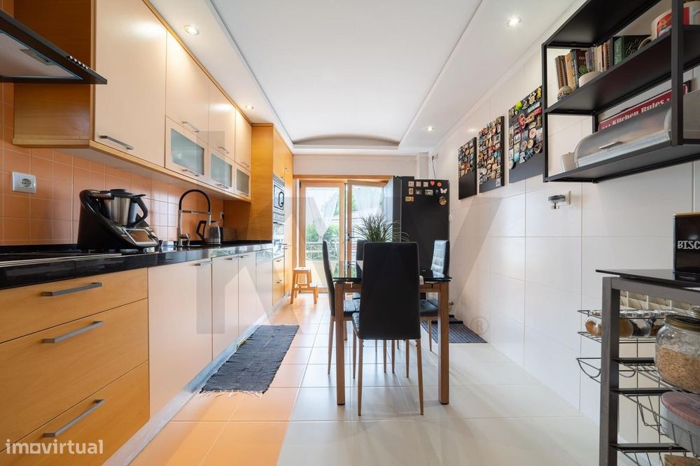Apartamento T3 com Suite, Arrecadação e Garagem para 3 Carros