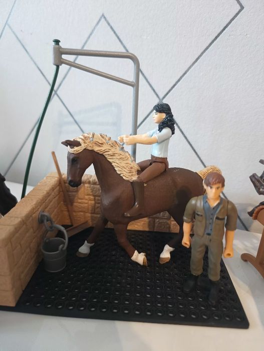Zestaw Schleich myjnia i konie całość