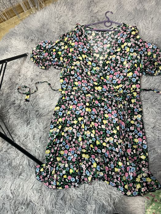 Продам жіночі сукні,одна Нова