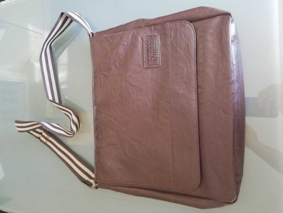 Mala / Pasta / Bolsa de ombro castanha para homem (como nova)