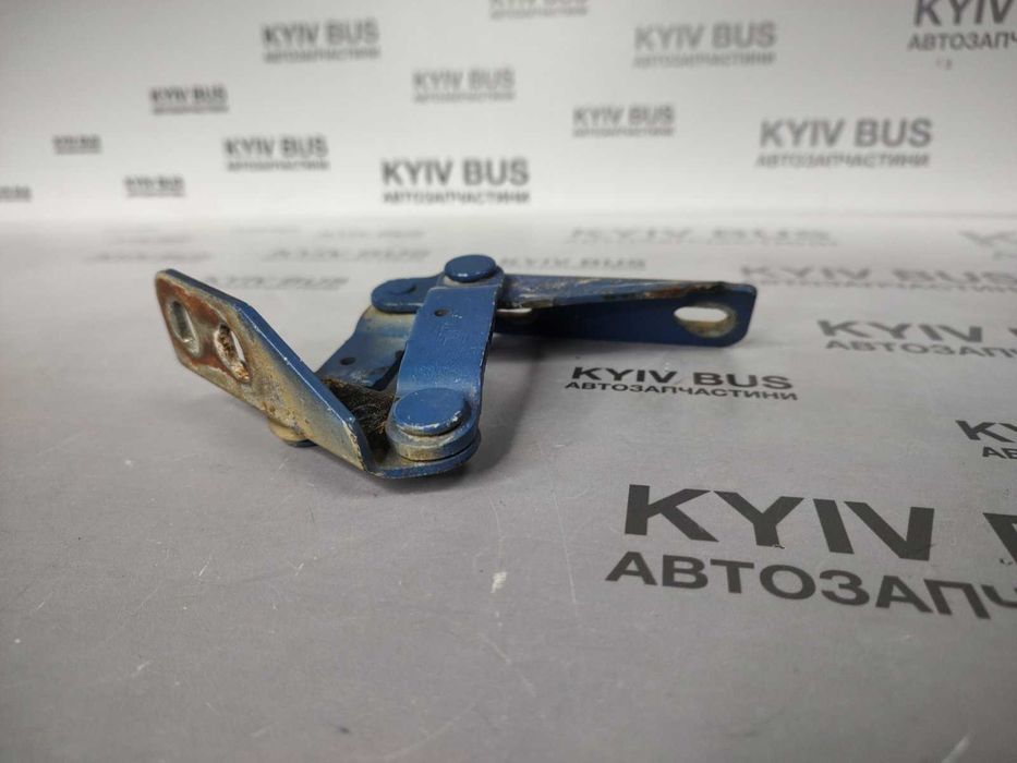 Петля капоту права Спринтер 903.
