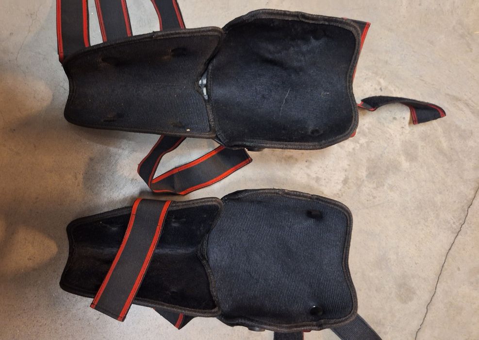 Joelheira/caneleira para motociclista