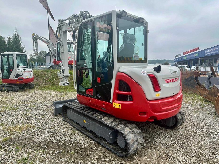 Nowa Takeuchi TB370 CV ; waga 7 t z głowicą Powertilt /TB250