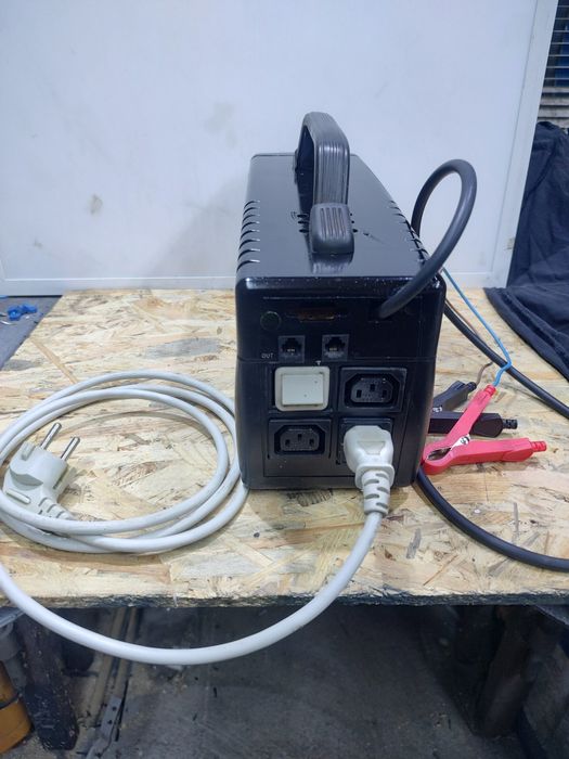 Зарядний пристрій