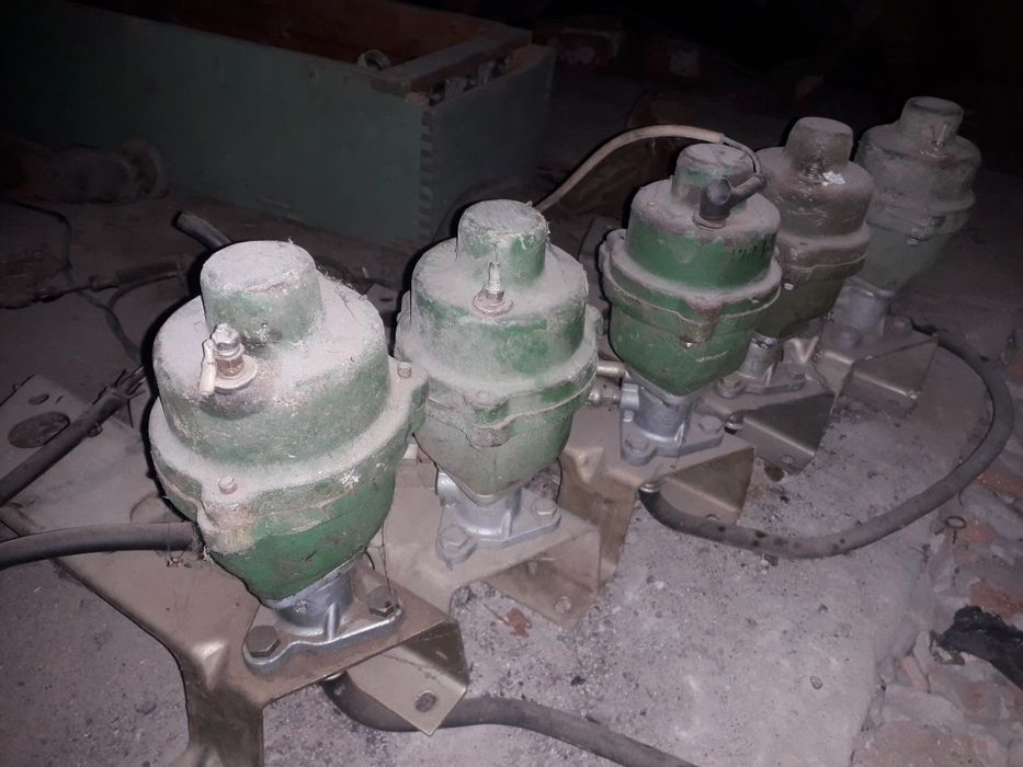 Продам электромагнитный клапан включения переднего моста ЗИЛ-131