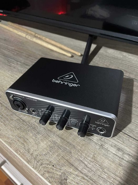 Bundle Blackstar Fly 3 + Behringer UMC22 — Completo e Impecável