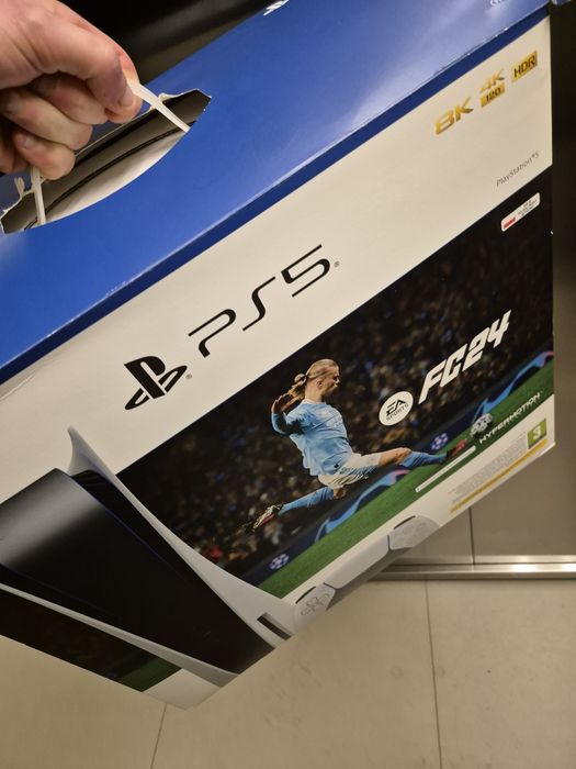 Ps 5 825 z napędem +gra Worms