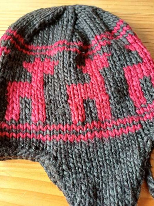 Gorro com pompons