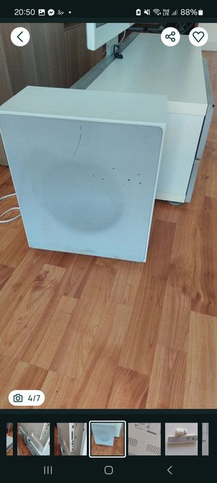 Telewizor z szafką i głośnikami