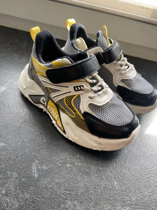 Продам кросівки 18 см устілка