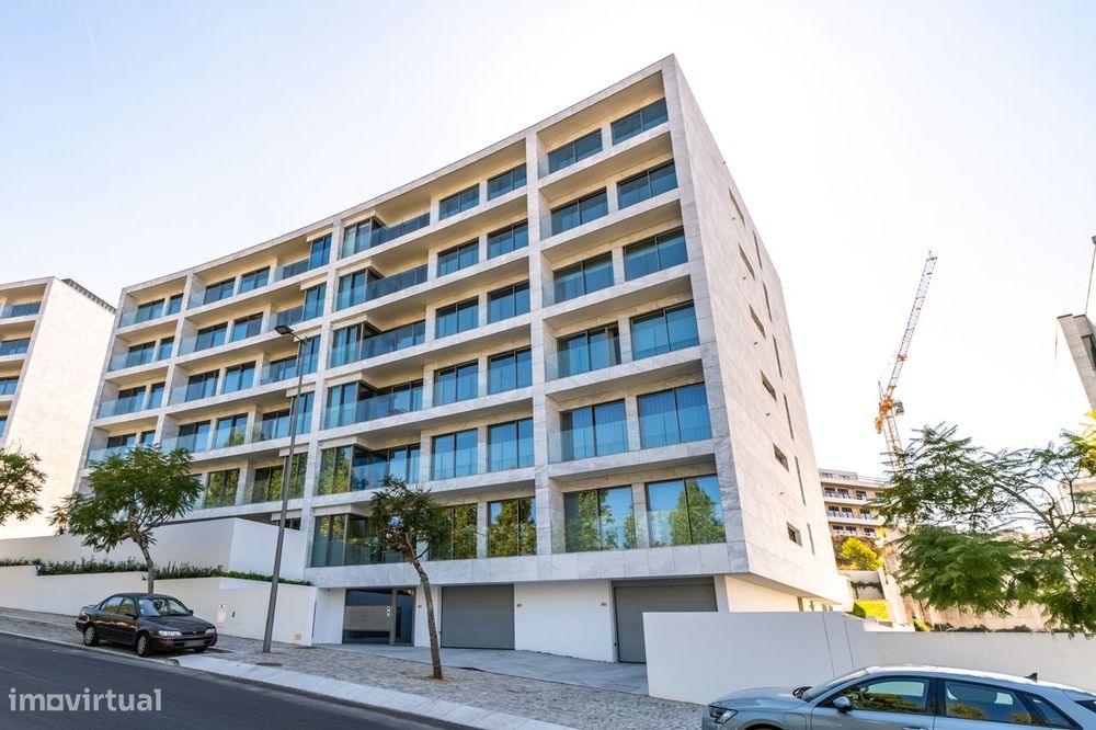 T2 com Vista Mar e Rio na Afurada – Para Arrendamento