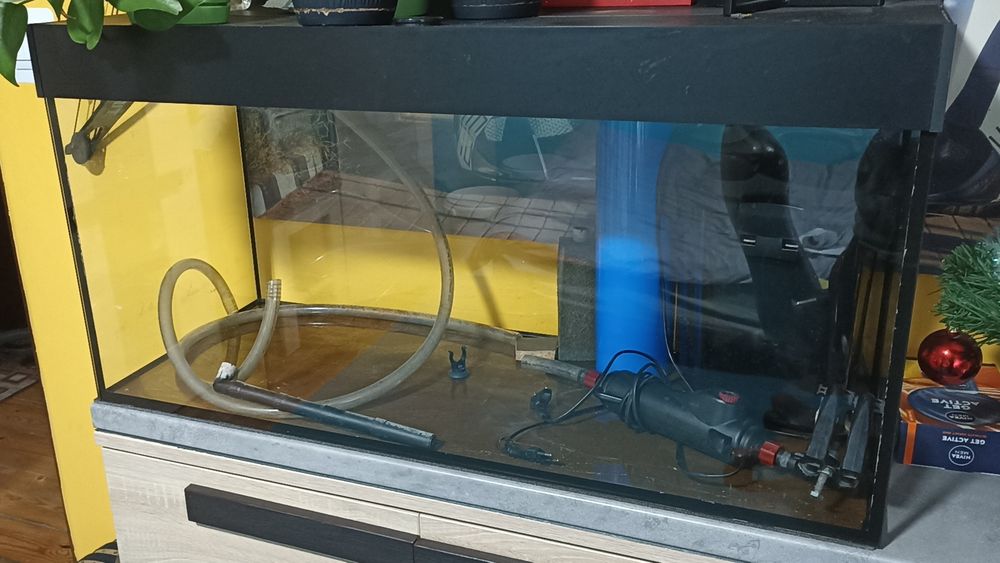 Akwarium 180l z kubełkiem, grzałką i całą resztą gratów :)