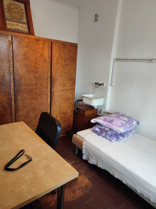 Wynajmę pokój jednoosobowy w pełni umeblowany i wyposażony.