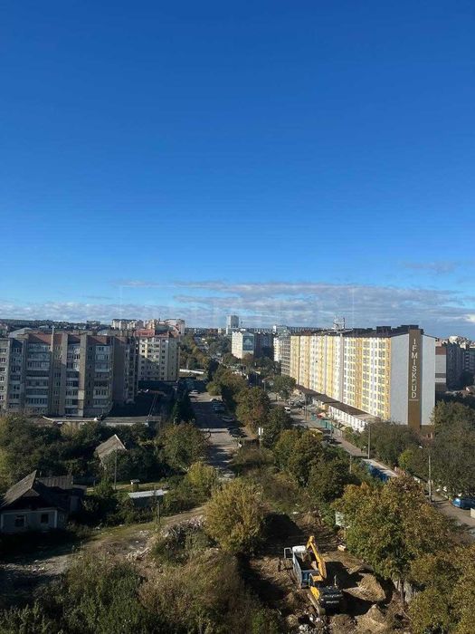 Здана квартира 90 м2 з виглядои на місто, по вул.Галицька