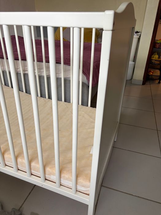 Berço branco IKEA