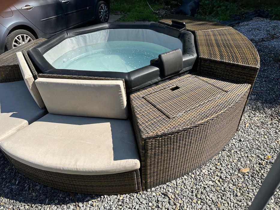 Spa / Jacuzzi exterior semirrígido NETSPA – Como novo