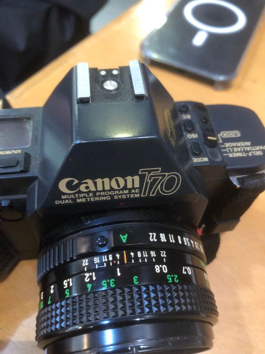 Câmara Canon T70 Filme com lente standard 50mm f/1.8 FD
