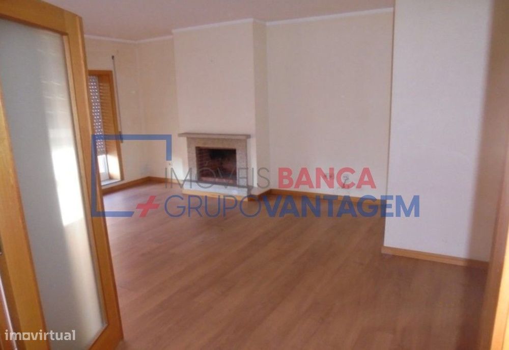 Apartamento T2 com varanda em Canelas, V.N.Gaia