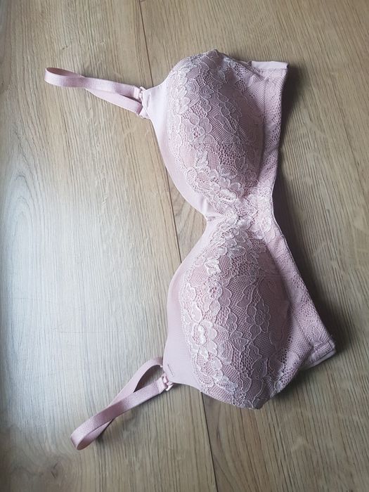 Bustonosz do karmienia Lindex rozmiar 75B .