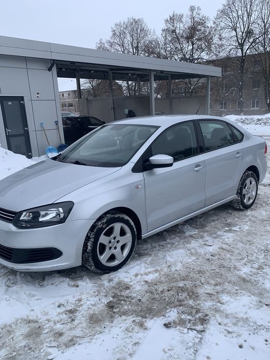 Volkswagen Polo 2012 1,6 бенз.