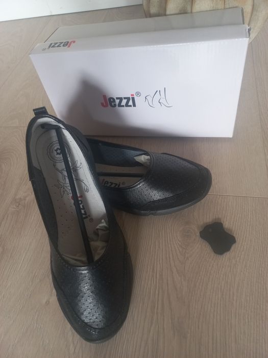 Buty damskie czarne damskie sportowe baleriny r.38 Nowe