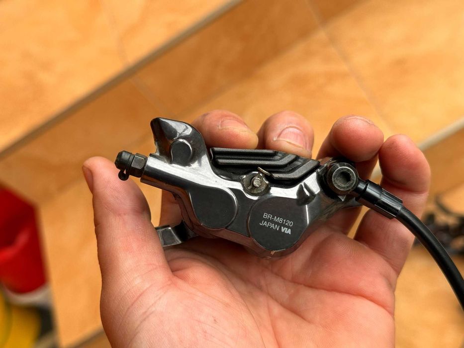 Тормоза, Гідравліка Shimano DEORE XT M-8120, 8000, 4 Поршневі GERMANY