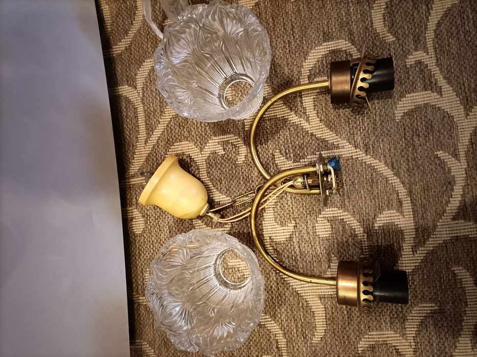 Продам люстру или отдельно плафоны.