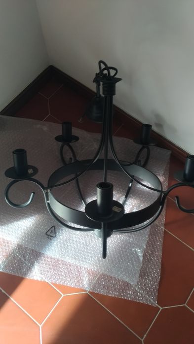 Candeeiro preto em ferro