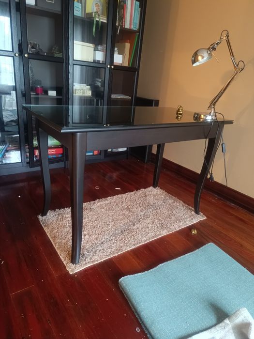 Mesa com vidro / secretária
