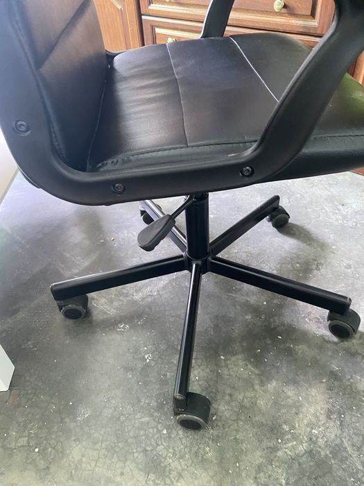 Cadeira Preta IKEA
